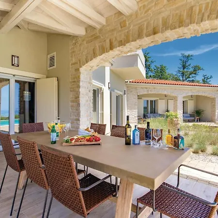Amazing In With 5 Bedrooms, Sauna And Wifi