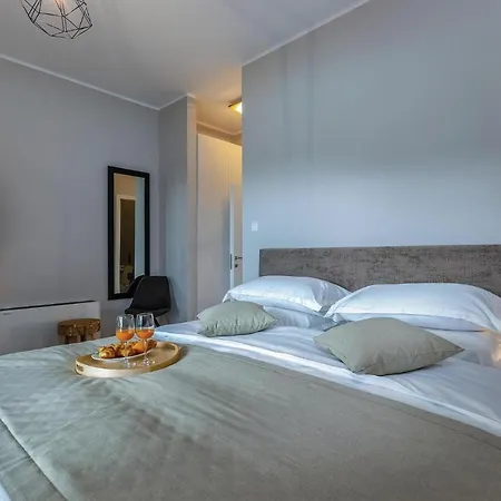 Amazing In With 5 Bedrooms, Sauna And Wifi Veprinac