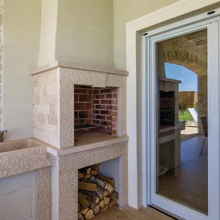 Amazing In With 5 Bedrooms, Sauna And Wifi Holiday home Veprinac