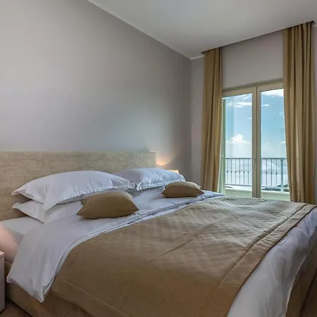 Amazing In With 5 Bedrooms, Sauna And Wifi Holiday home Veprinac