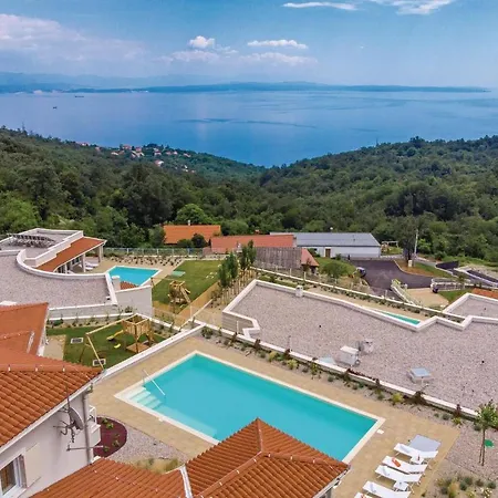 Holiday home Amazing In With 5 Bedrooms, Sauna And Wifi