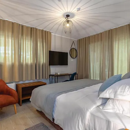 Amazing In With 5 Bedrooms, Sauna And Wifi *